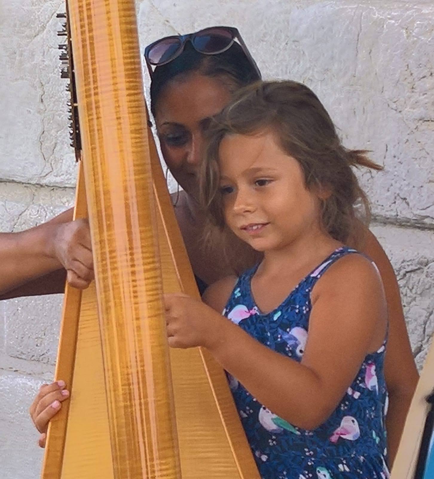 "Les cartes postales musicales ou le journal d'une harpe itinérante" img 20180812 wa0018